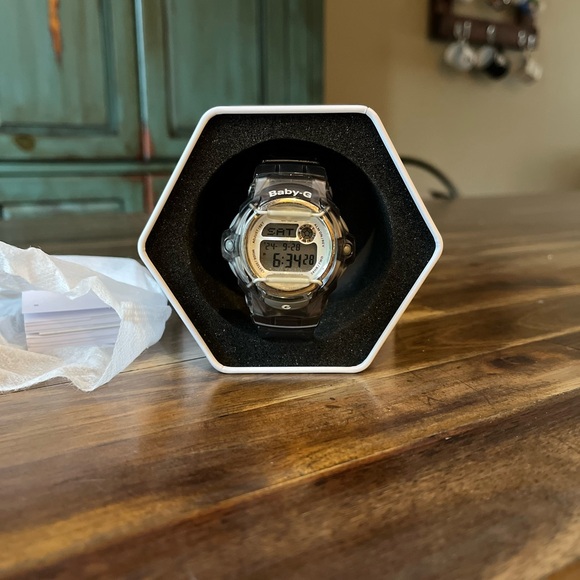 Casio Women’s Baby G Gray Resin Sport Watch - Picture 2 of 11